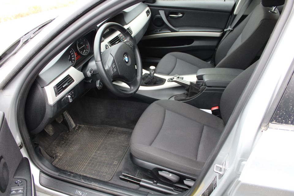 BMW 320d Limo*Xenon*PDC*Klima*Sitzhz.*Nav in Bayreuth