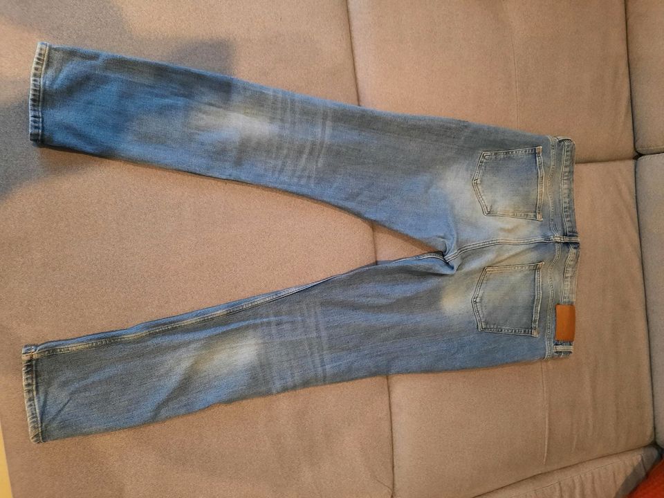 Herrenjeans von H&M Weite 34 super skinny fit in Schacht-Audorf