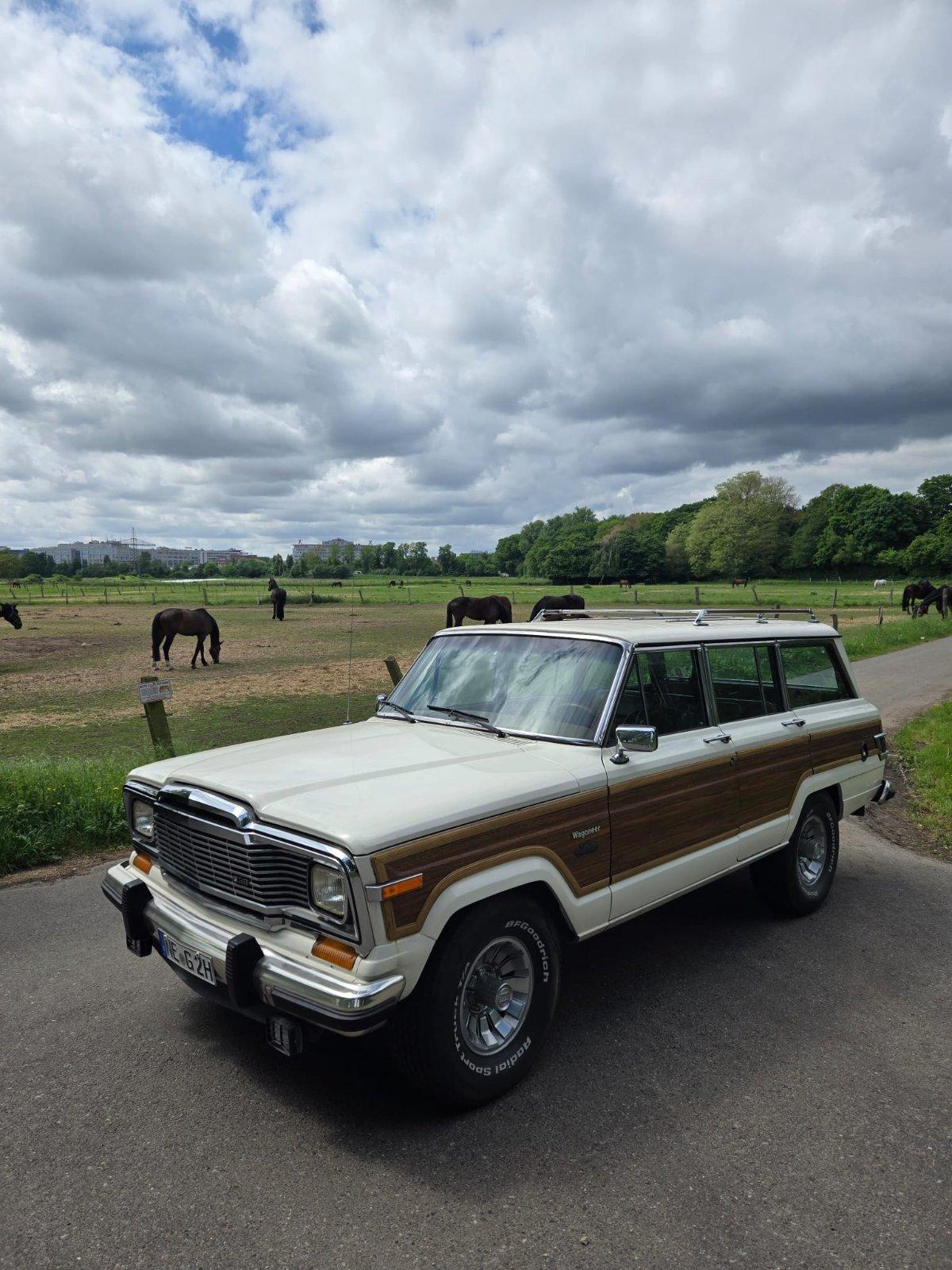 Abbildung des Autos Jeep Wagoneer Oldtimer