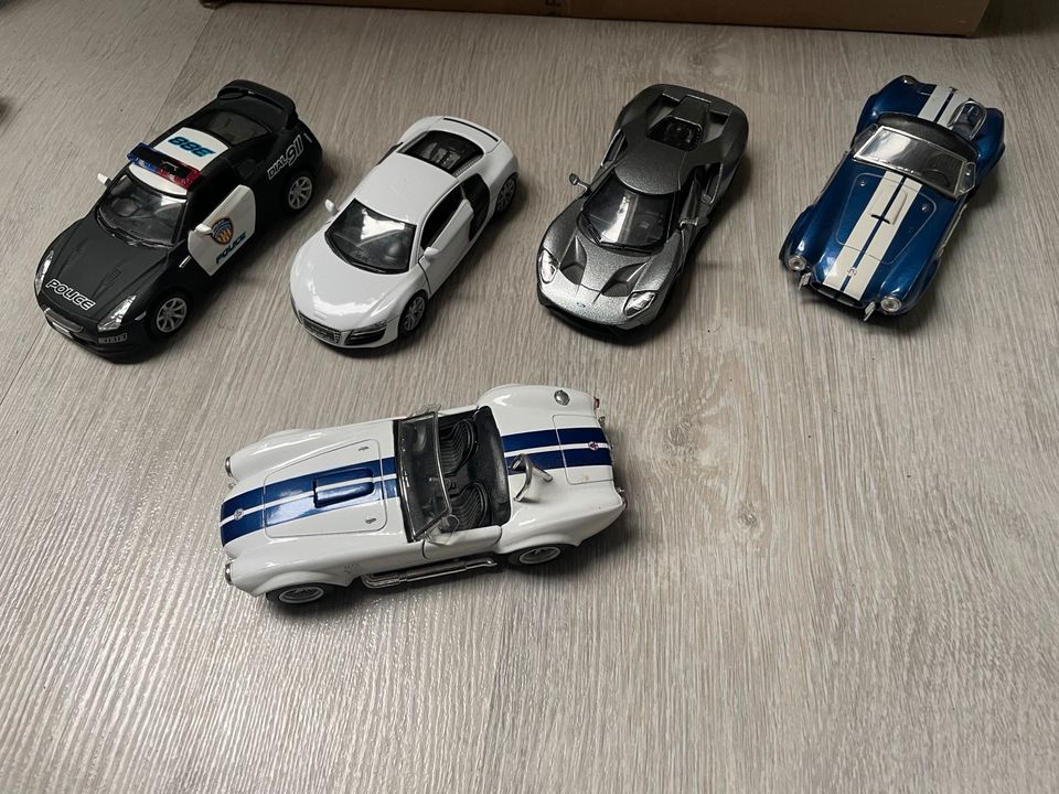 Modellautos 1/38 Audi R8, Ford GT, Shelby Cobra, Nissan GTR in Elsdorf