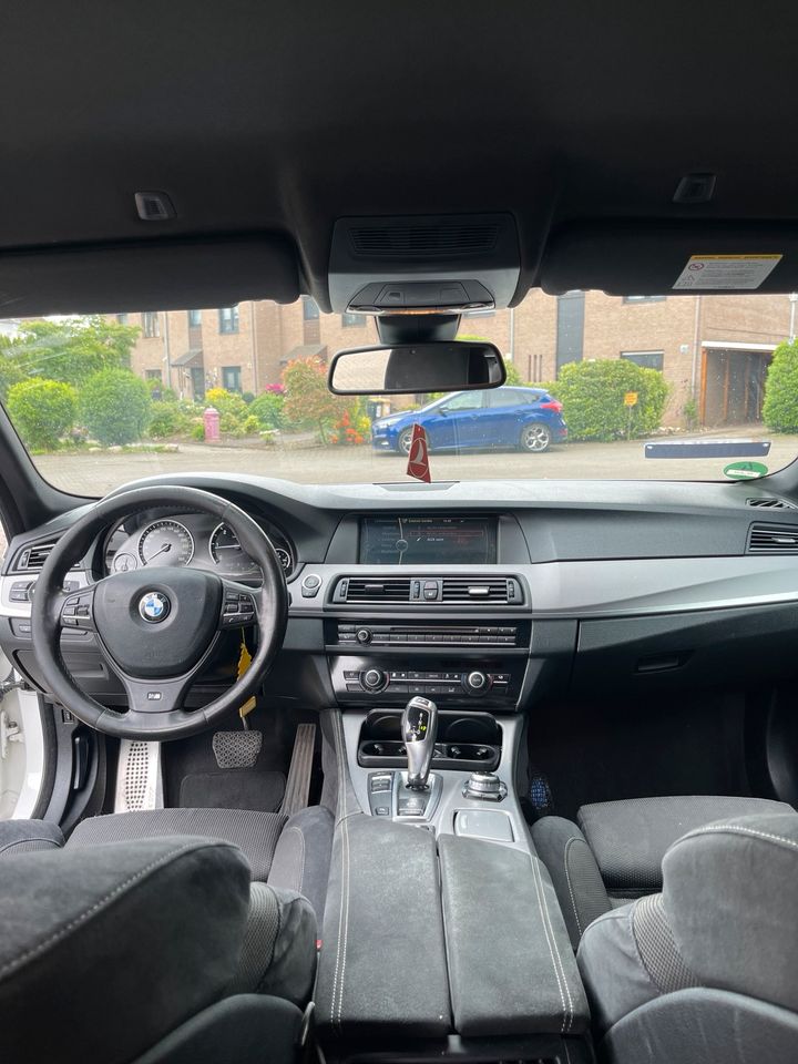 Bmw 520d f10 M Paket ab Werk Head up in Gladbeck