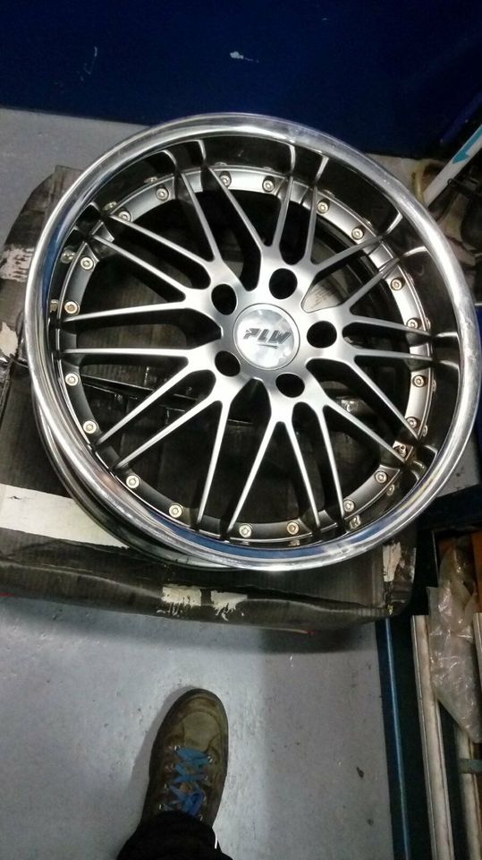 Satz Alufelgen mit Edelstahlbett  8x18" LK 120  BMW / VW in Niederzier