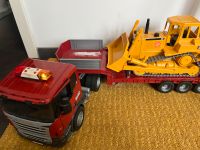 Verkaufe großen Spielzeug Tieflader mit Raupe von Bruder Baden-Württemberg - Pfinztal Vorschau