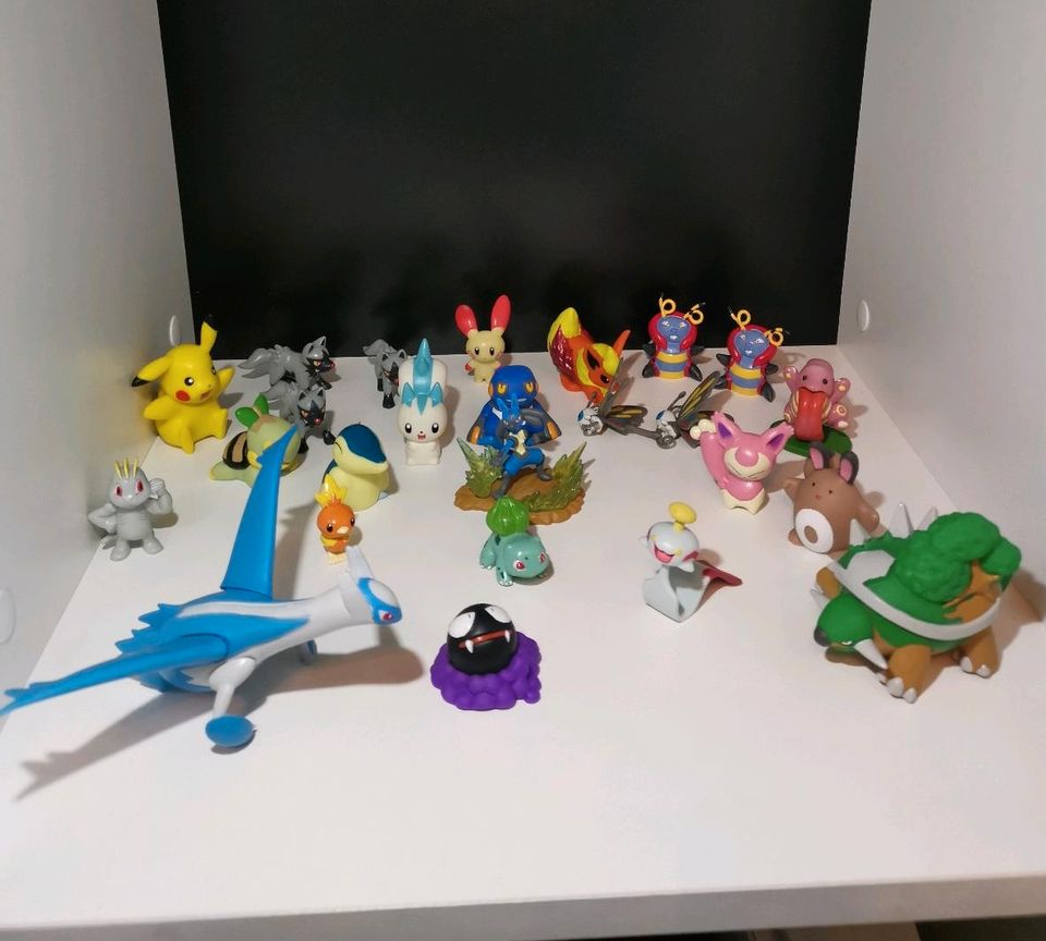 Pokemon Figuren Bandai Nintendo Sammlung 1 Generation 2000er 90er in Delmenhorst