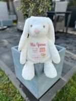 Kuscheltier Hase mit Namen und Geburtsdaten bestickt Geschenkidee Nordrhein-Westfalen - Übach-Palenberg Vorschau