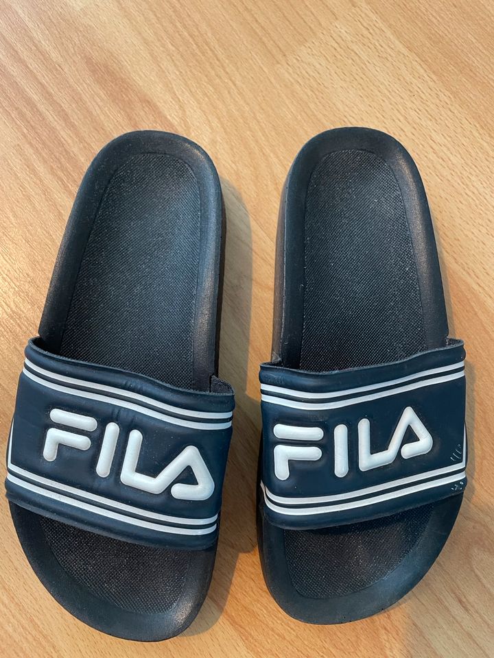 FILA Badelatschen, Gr. 33 in Düsseldorf - Bezirk 6 | Gebrauchte  Kinderschuhe Größe 33 kaufen | eBay Kleinanzeigen ist jetzt Kleinanzeigen