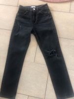 Jeans/MOM-Jeans Zara Gr.36 schwarz neuwertig! Nordrhein-Westfalen - Velen Vorschau