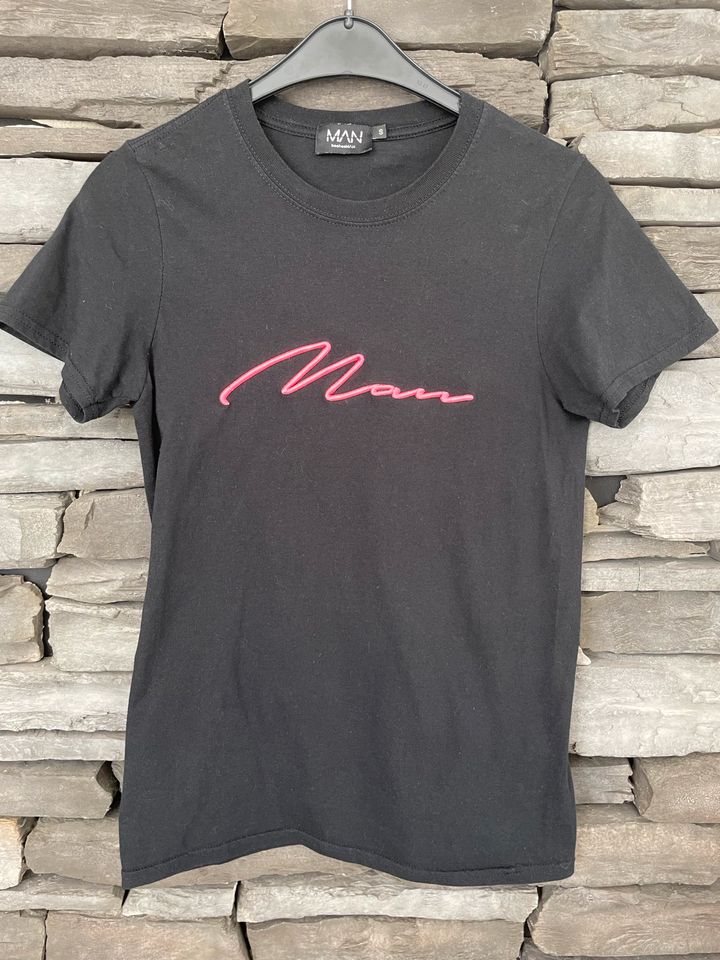 Man boohooMAN Shirt schwarz pink Gr. S Neuwertig in Essen