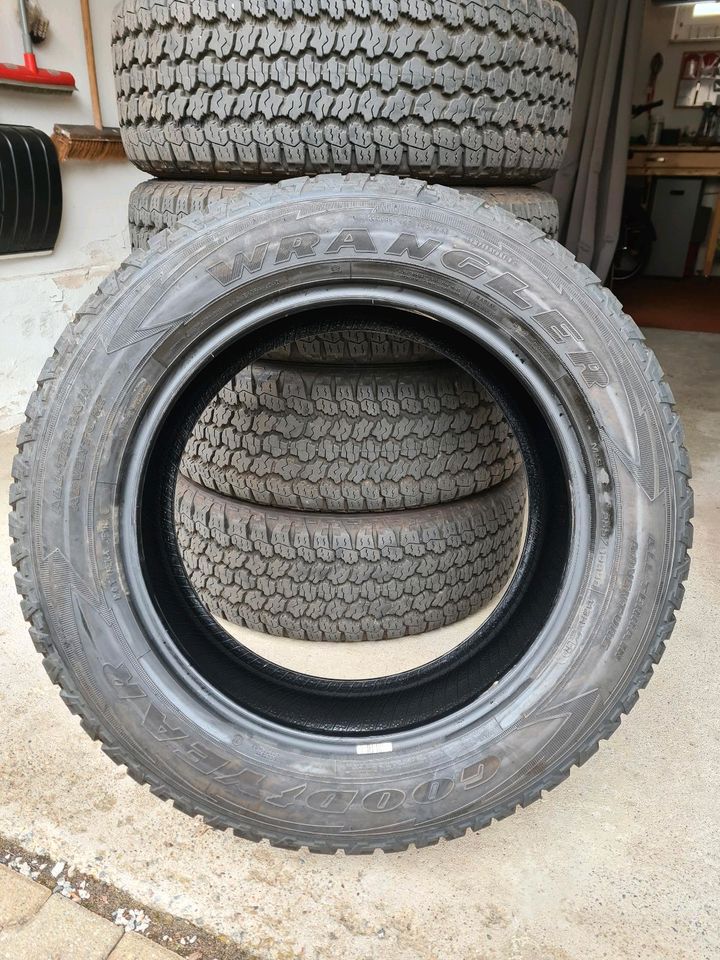 Goodyear Wrangler AT 255/60 R20 113H 20 Zoll Sommerreifen in Tharandt