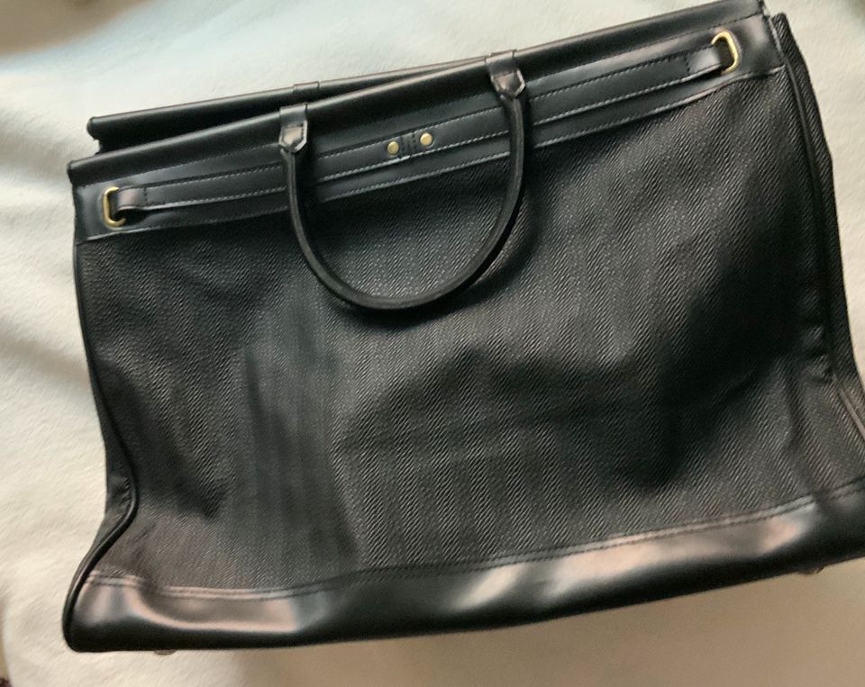 Große Tasche , kleiner Koffer,  schwarz in Berlin