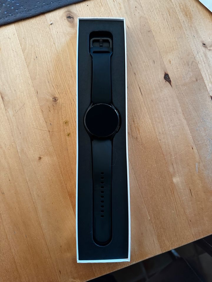 Samsung Galaxy Watch 4 in Delbrück