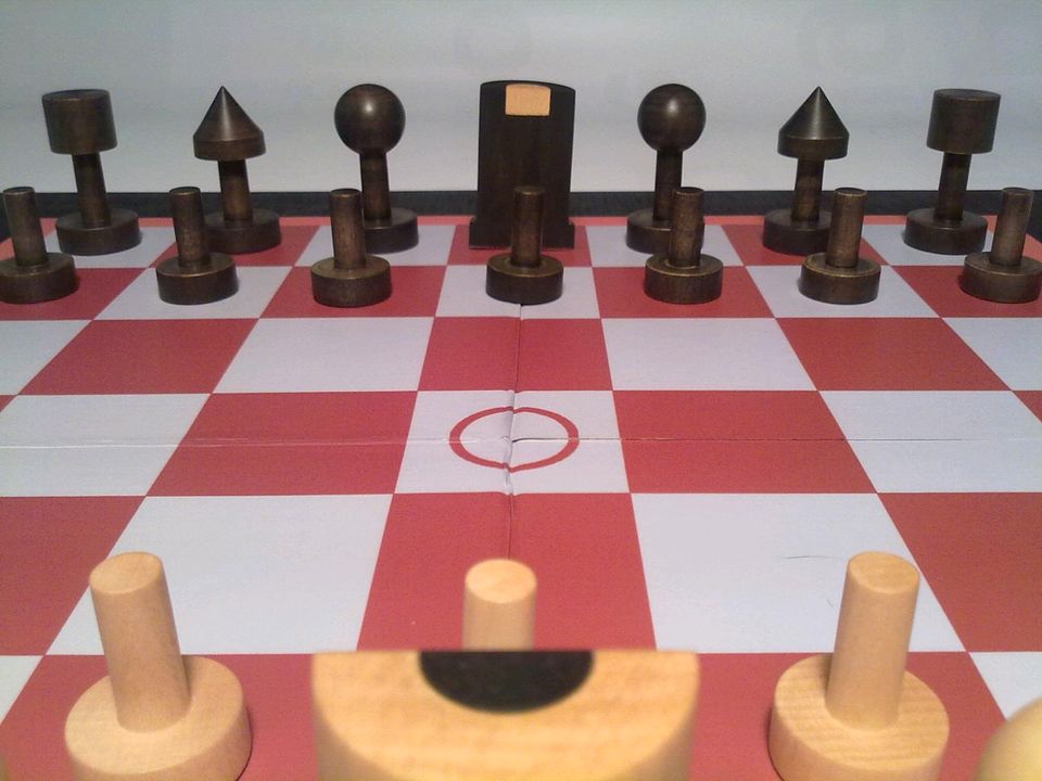 Schach modern auf 9x9 Feldern in Dresden