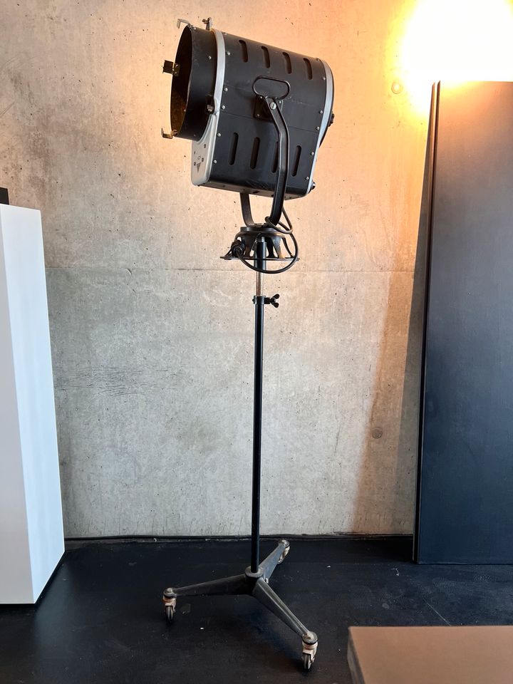Großer Loft Studio Scheinwerfer Lampe - Weinert SO36 Berlin in Ludwigshafen