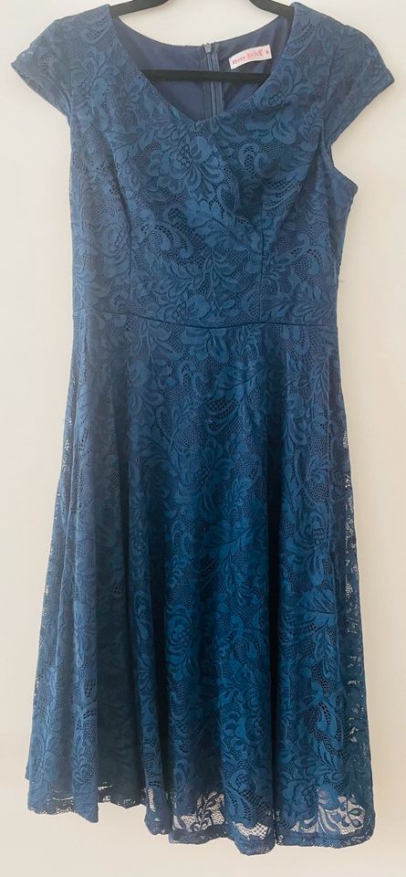 Abendkleid/Kleid mit Spitze Dunkelblau in Bayreuth