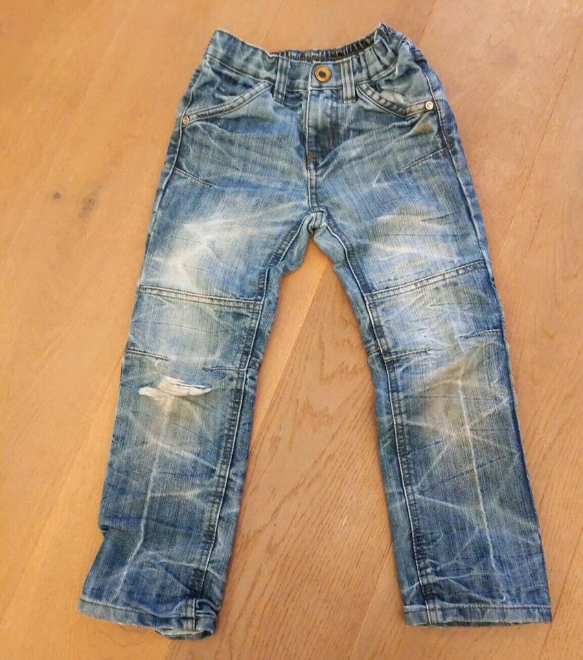 2 Hosen 116 Vertbaudet Jeans Karohose kariert Jeanshose in Nordendorf