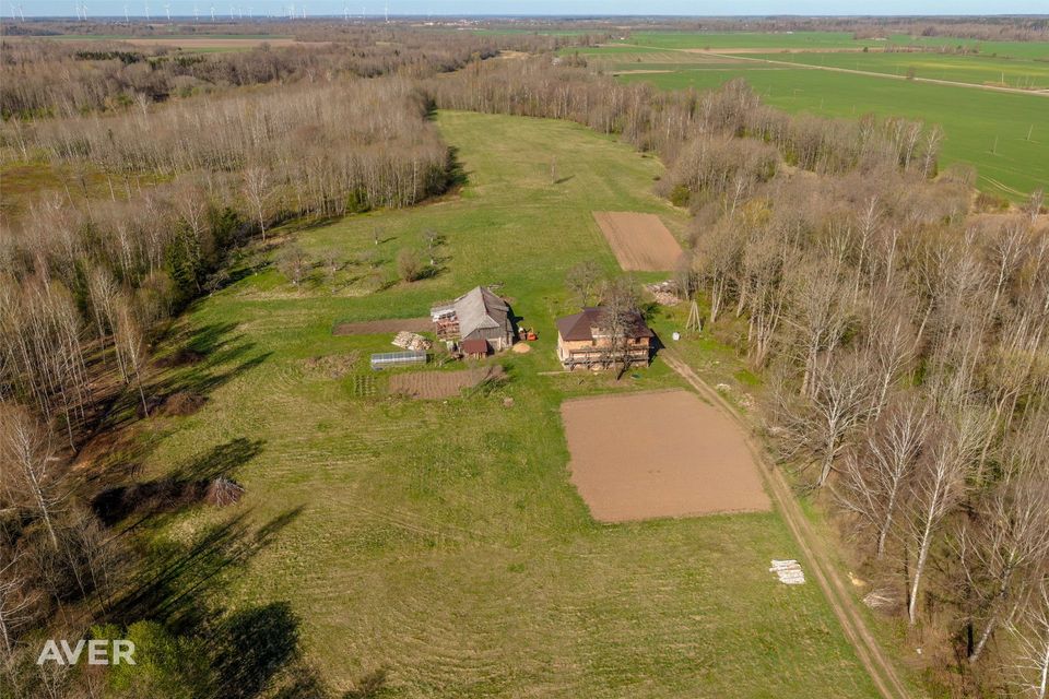 Landhaus in Lettland- Alleinlage mit 11 Hektar Land inkl. Wald in Bissendorf