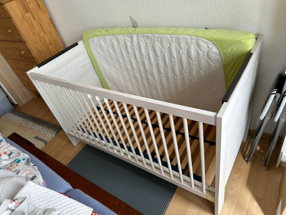 PAIDI MEES Kinderbett Babybett 140 x 70 mit Matratze in Dresden