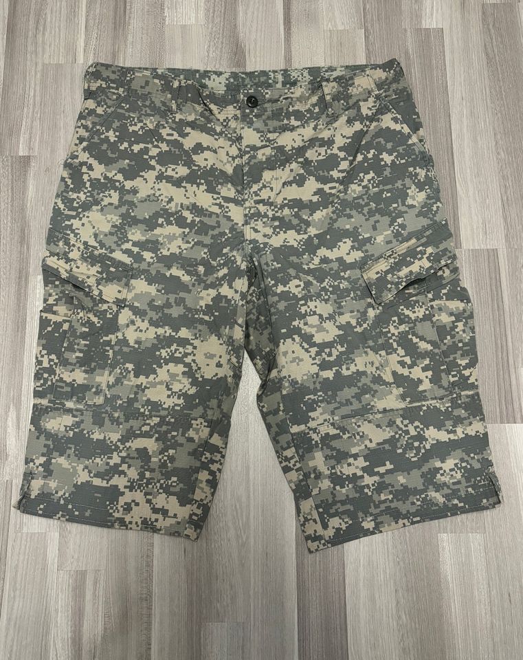 US Army ACU Shorts kurze Hose Large/ Regular in Alsfeld