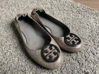 TORY BURCH Ballarina grau/silber Gr. 9,5 M/41 Niedersachsen - Seevetal Vorschau