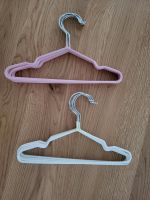 Kleiderbügel Kinder 12 Stück von Zara rosa-weiss Bayern - Pliening Vorschau