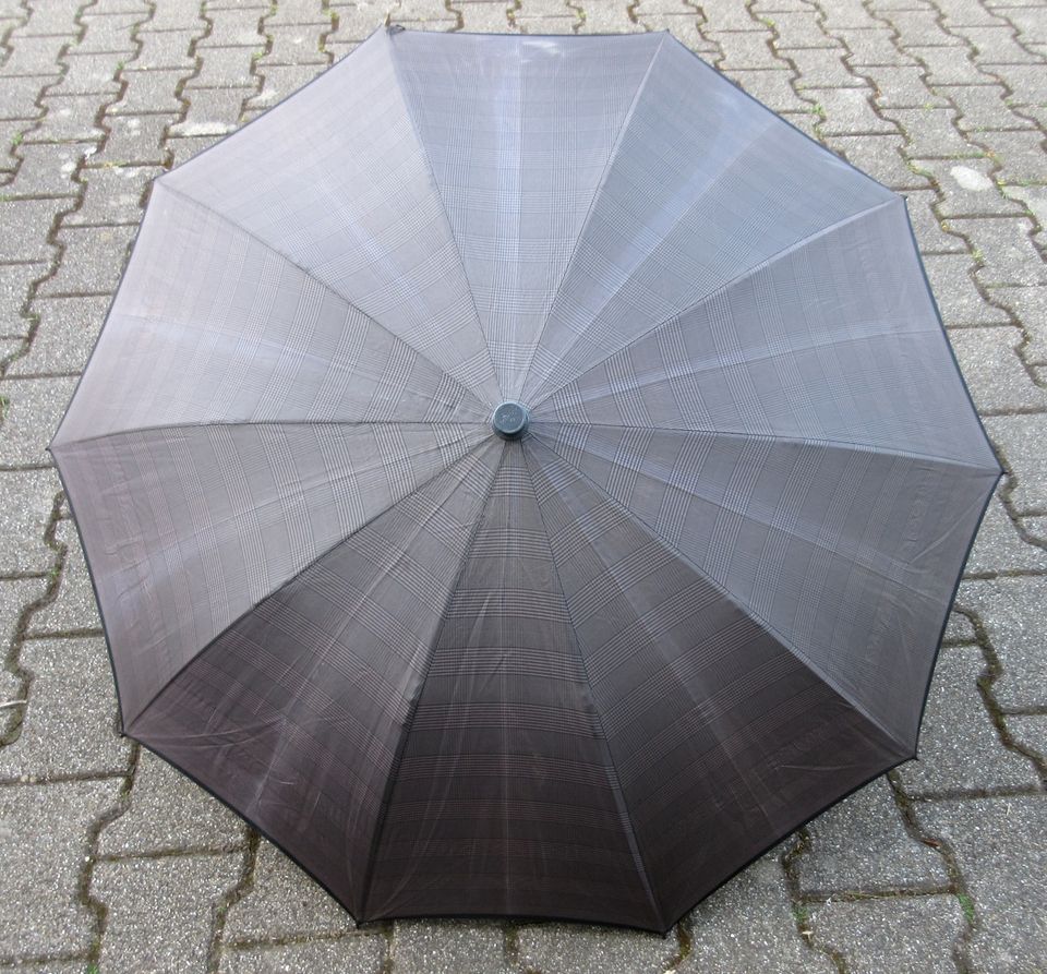 Schirm Regenschirm Stockschirm 50er Jahre mit Ledergriff grau in Backnang