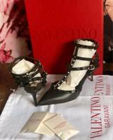VALENTINO GARAVANI PUMPS ROCKSTUD MIT RIEMCHEN Nordrhein-Westfalen - Alpen Vorschau