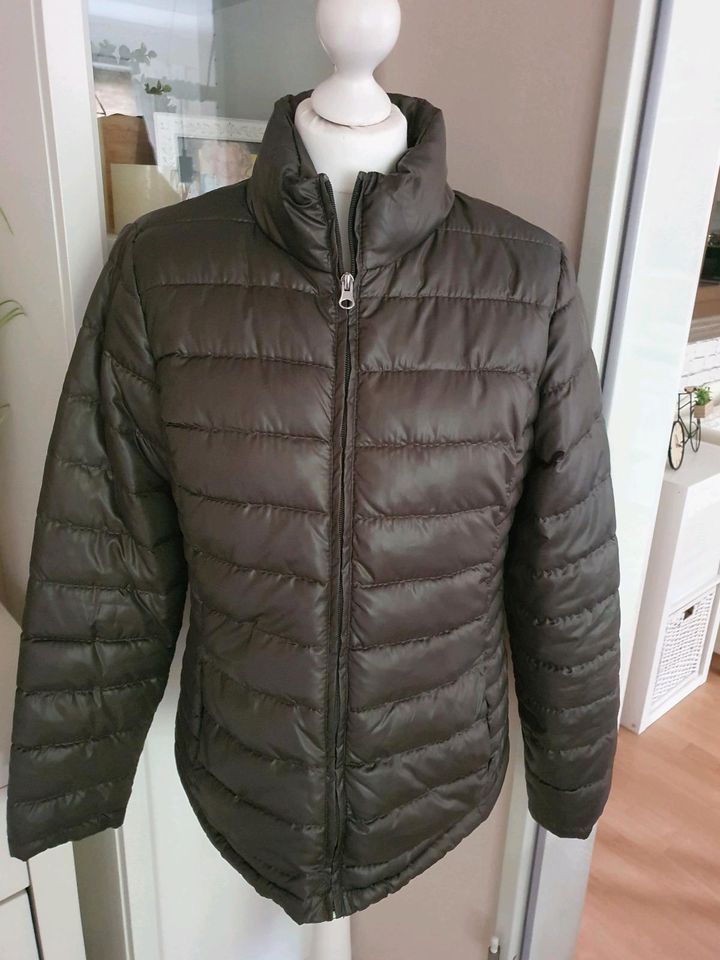 Steppjacke Khaki  gr.38 wie Neu. in Stockelsdorf