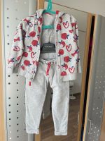 Grauer Mothercare Jogginganzug Mädchen, 110 cm, 4-5 Jahre Berlin - Pankow Vorschau