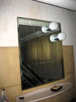 Spiegel mit Licht Badezimmer und Ablage Rheinland-Pfalz - Mainz Vorschau