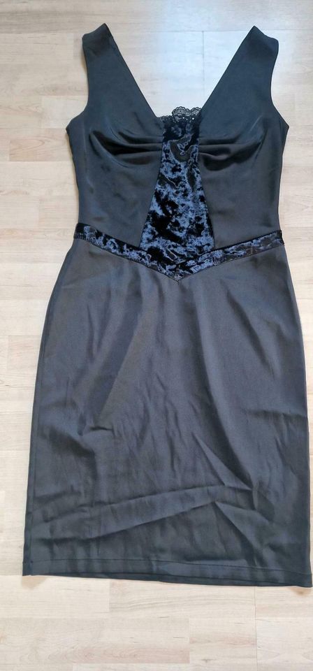 Das kleine Schwarze Kleid, Party, Taufe, Konfirmation, M, 38 in Siegen