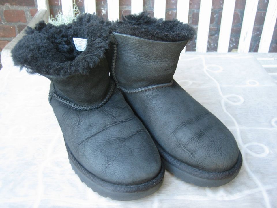 UGG Boots Gr. 37 - schwarz - Mini Bailey Bow in Nordrhein-Westfalen -  Viersen | eBay Kleinanzeigen ist jetzt Kleinanzeigen