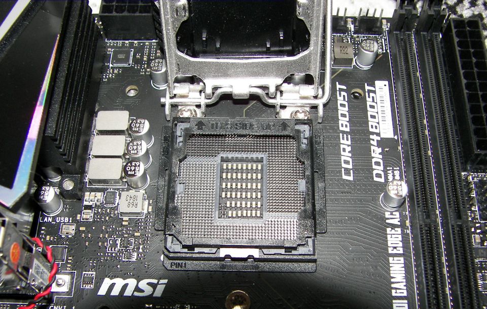 MSI MPG z390I, 9700K, Corsair DDR4 3200Mhz, SSD 970 Pro, Seasonic in Berlin