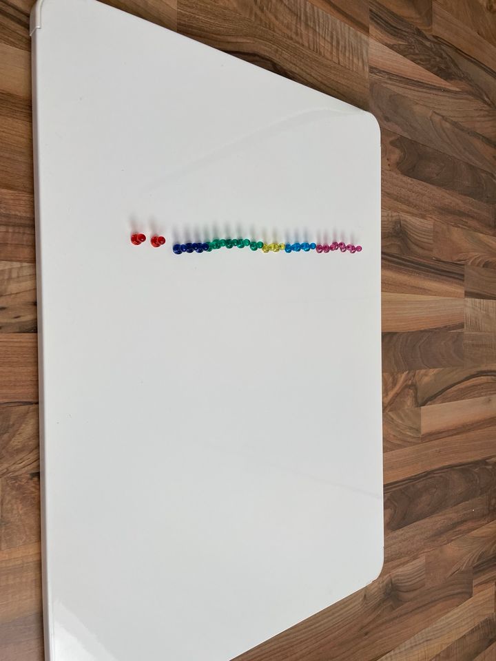 50x70cm Ikea whiteboard +20 bunte pin Magneten in Berlin
