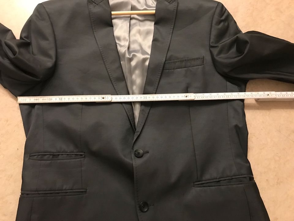 Grauer Anzug unisex L Set Hose und Blazer Jackett in Schömberg