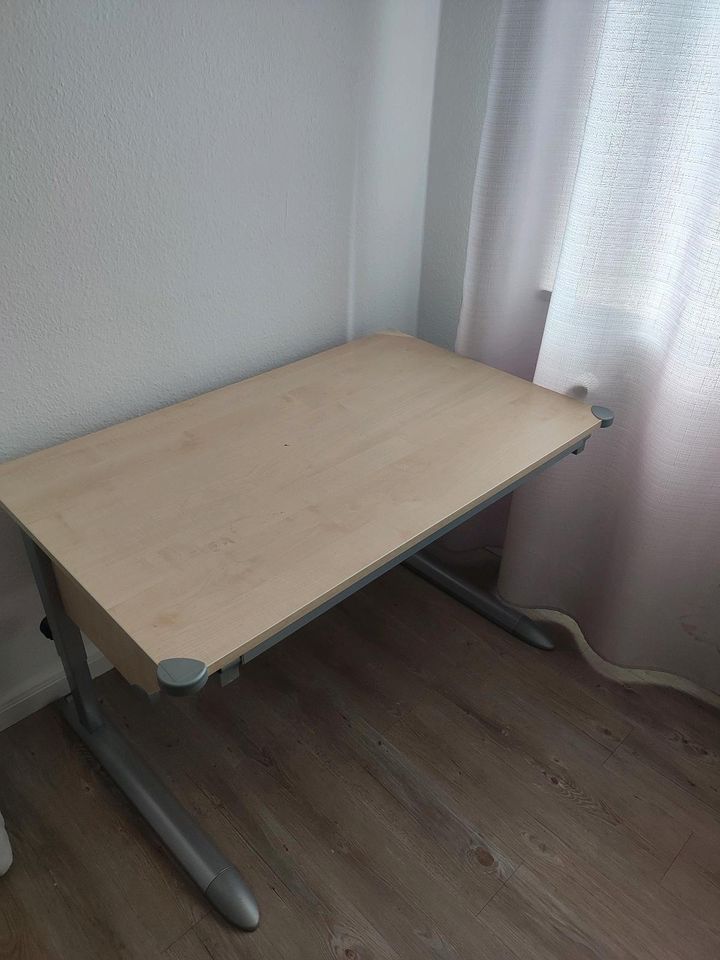 Schreibtisch für Kinder in Hamburg