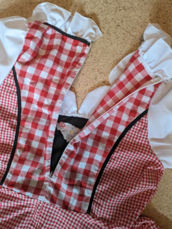 NEU Dirndl Oktoberfest rot weiß Bluse Schürze Gr. M/L 38/40 in Rödinghausen