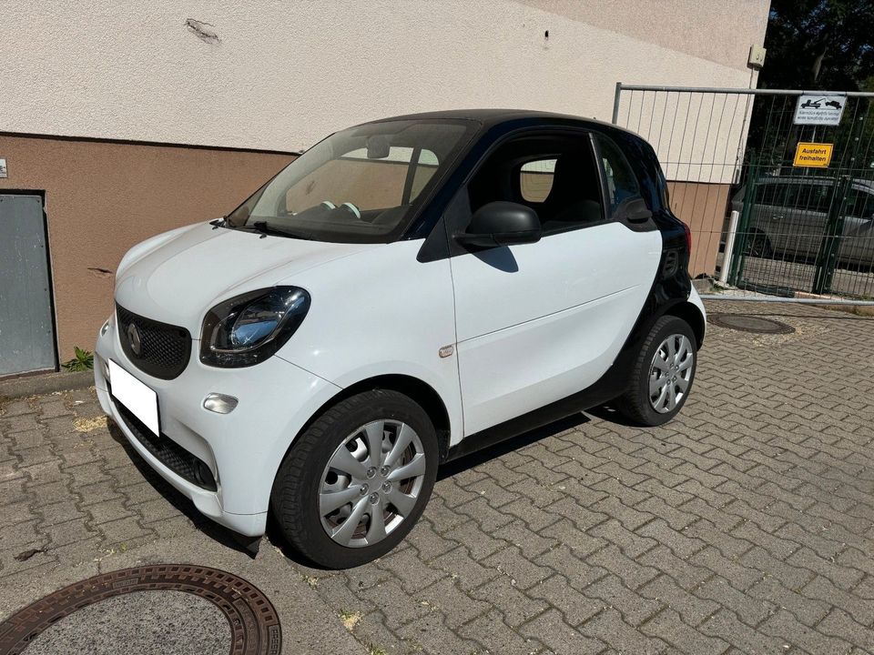 Smart ForTwo coupe Euro 6 in Berlin