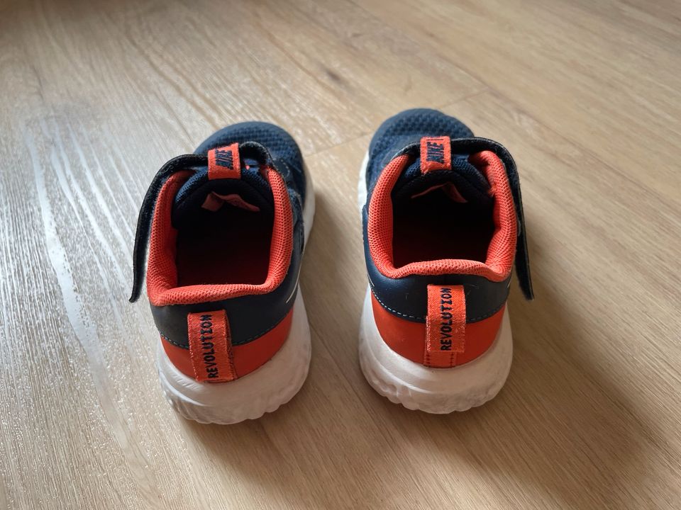 Nike Sneaker, Gr. 26, guter Zustand in Giesen