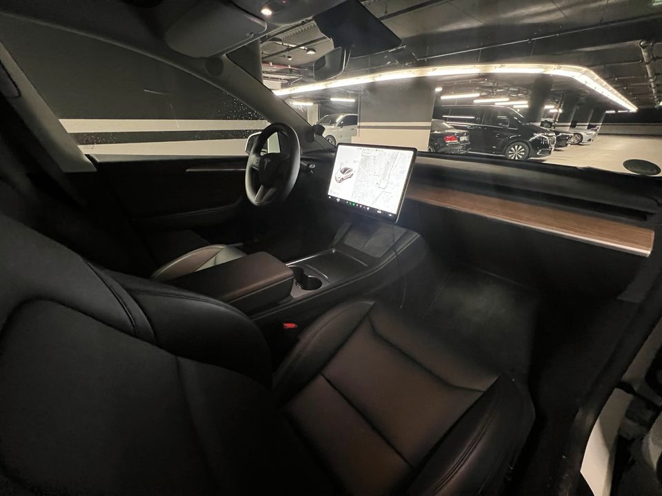 Tesla Model Y SR | Matrix LED | BYD | MIG | AHK | 60 kWh | 14k km in München