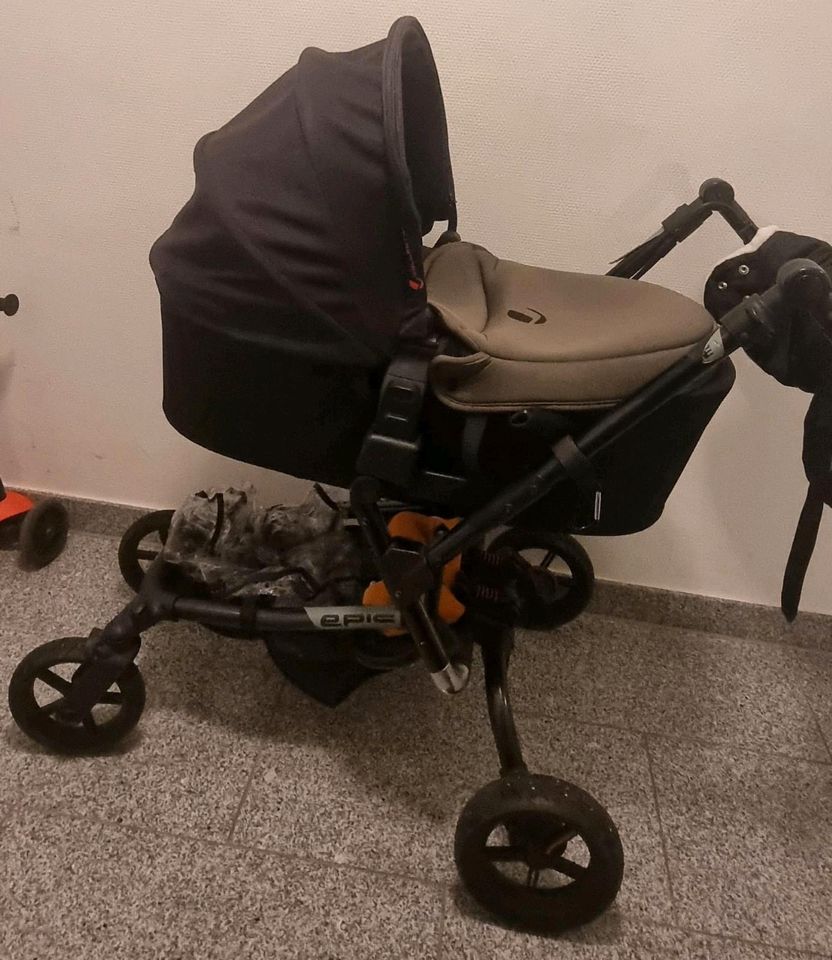 Kinderwagen + Babyschale + Babytragetasche Jane Epic Nano in Stuttgart