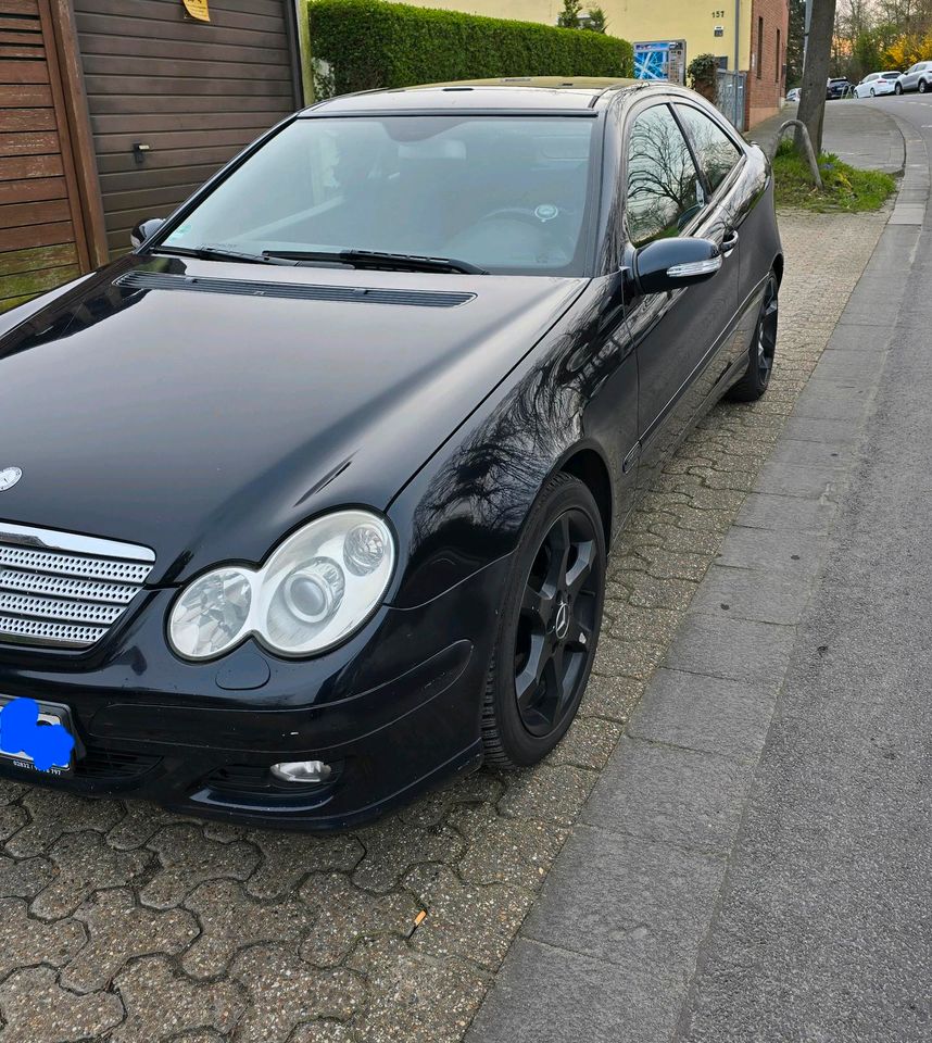 Mercedes C200 Coupé, Panoramodach, Xenonscheinwerfer in Mönchengladbach