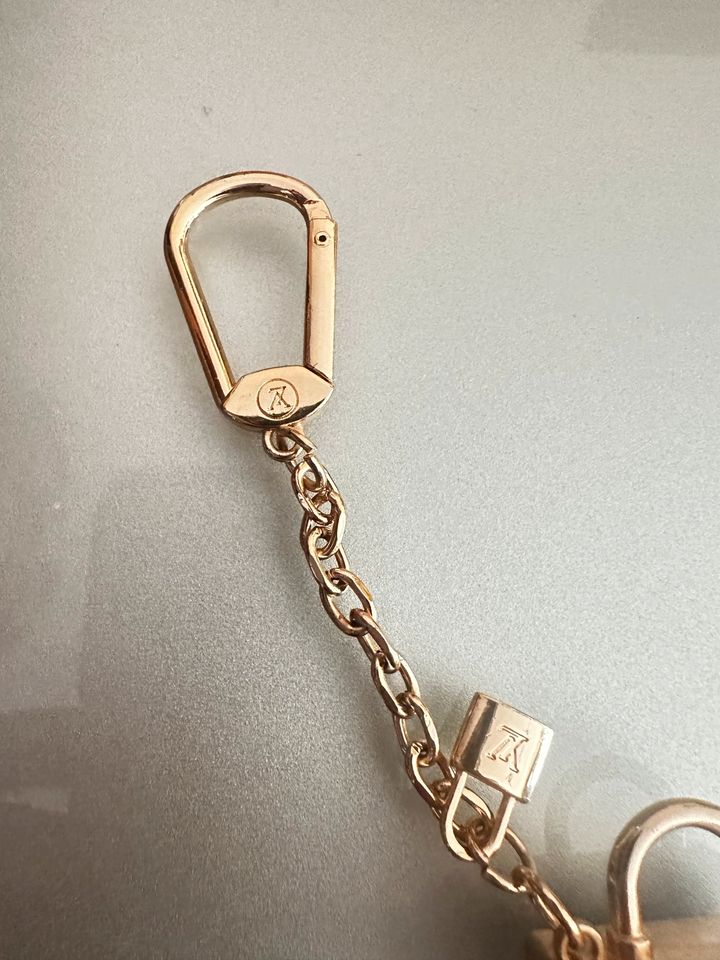 NP490€ LOUIS VUITTON 100% Taschenanhänger Schlüsselanhänger gold in Erfurt