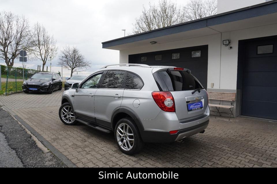 Chevrolet Captiva 2.2 D LT+ LEDER+NAVI+KAMERA+7Sitze+70Tkm in Owen