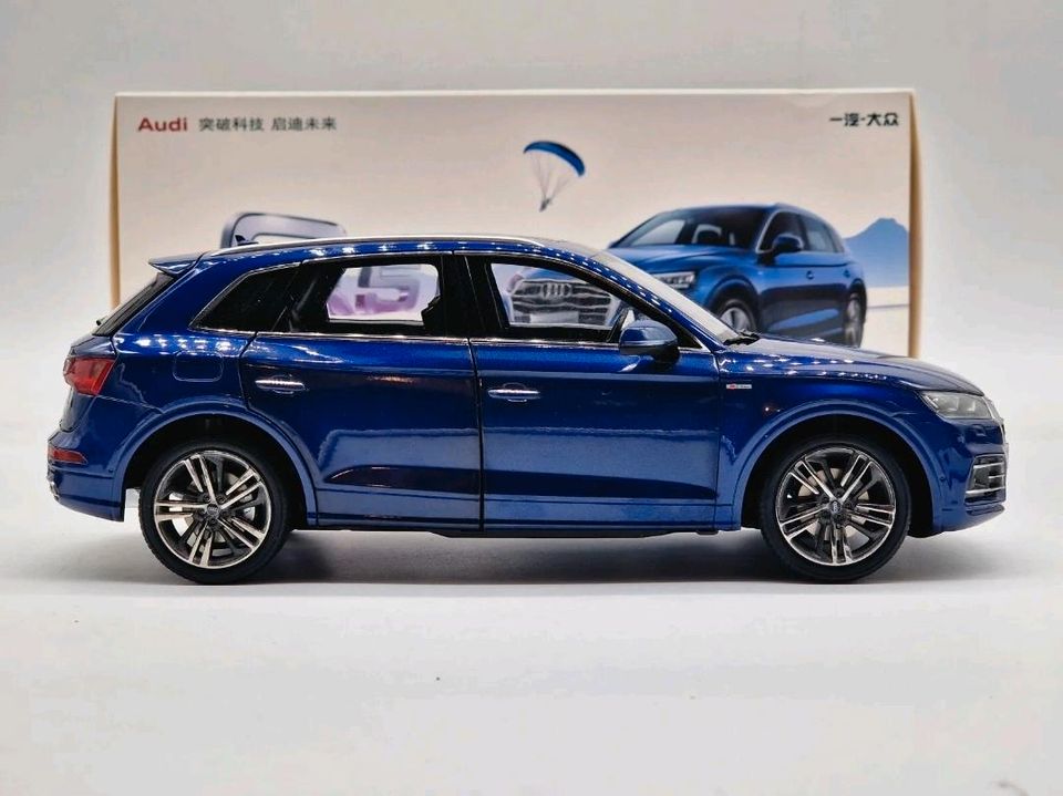 1:18 Audi Q5 2018 Paudi Modellauto Blau in Delmenhorst