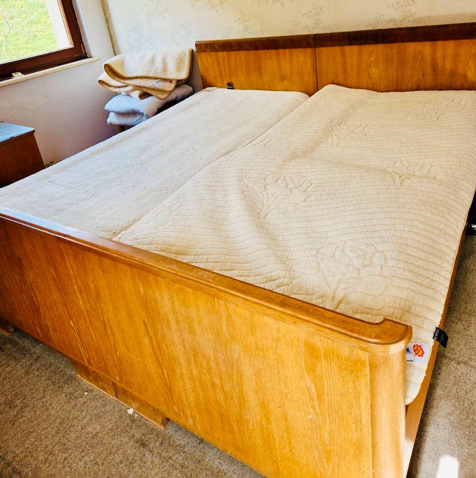 Vintage Holzbett in Schmalkalden