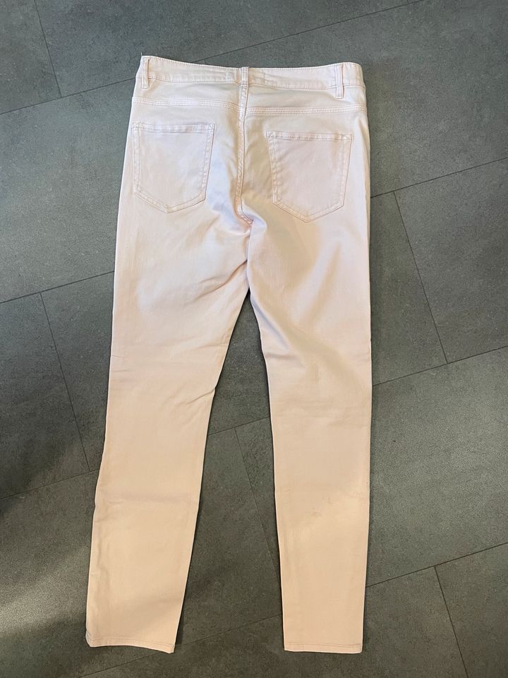 Schöne rosa Sommerjeans, leichter Stoff H&M 38 gut erhalten in Stipshausen