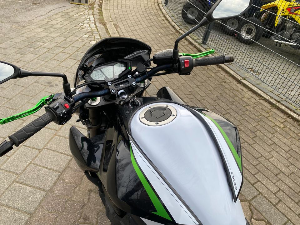 Schöne Gepflegte Kawasaki Z 800 Mit ABS,Nur 21712 Tüv 05.2026 in Herne