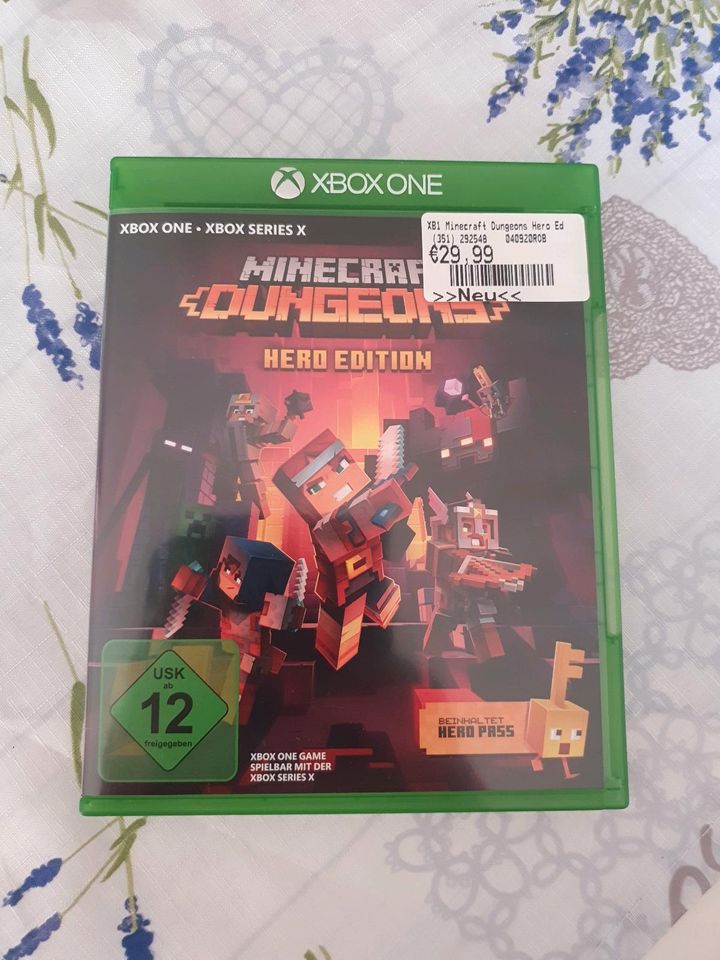 XBox one Minecraft Dungeons Hero Editon in Berlin