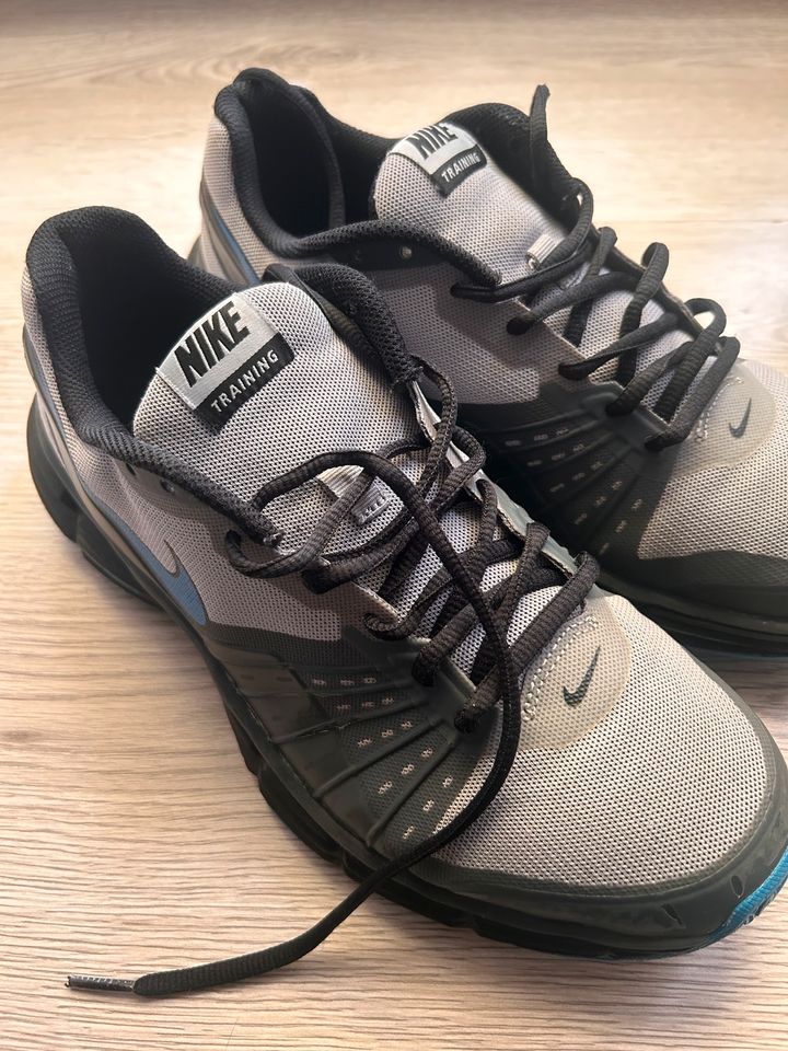 Nike Sneaker Dual Fusion Tr 5 Outdoor Training Gr. 42,5 in Hunderdorf