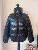 Jacke, Gr.M, DKNY Sport, schwarz, glänzend, Top Zustand Niedersachsen - Langenhagen Vorschau